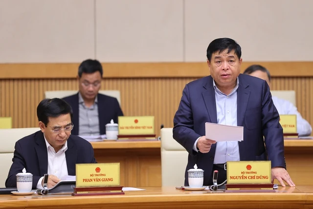 Giao nhiệm vụ cụ thể cho từng bộ, từng ngành để tháo gỡ khó khăn, thúc đẩy sản xuất, kinh doanh