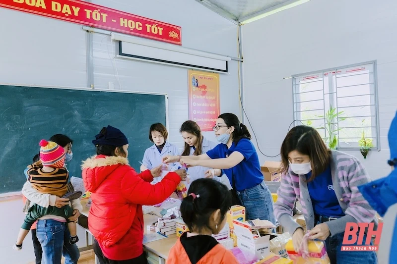 Tình nguyện chung tay vì sức khỏe cộng đồng năm 2023 tại các bản Son - Bá - Mười 