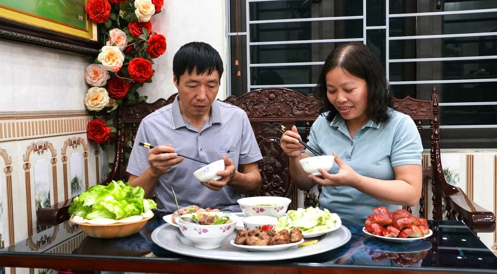 Hết mẩn ngứa, ổn định viêm gan B nhờ tình thương của vợ