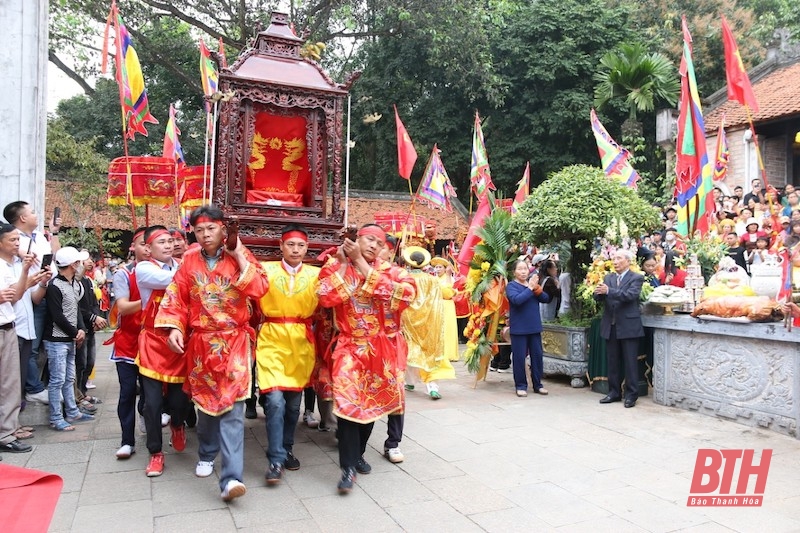 Đặc sắc nghi thức rước kiệu tại Lễ hội đền Bà Triệu 2023