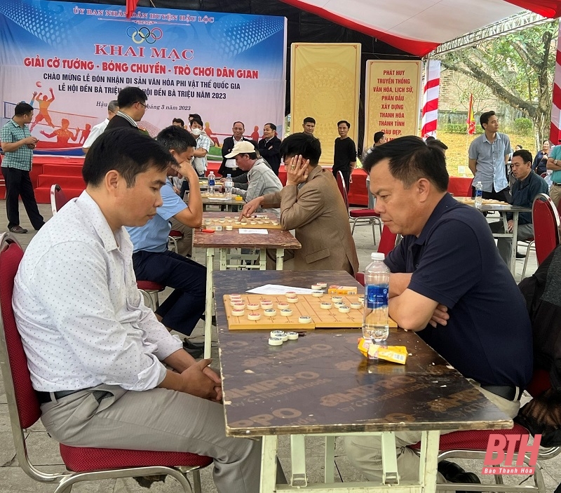 Sôi nổi giải đấu cờ tướng tại Lễ hội đền Bà Triệu 