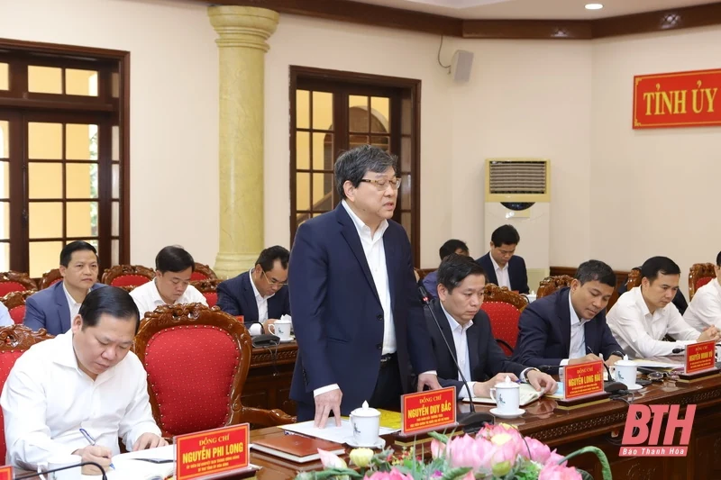 Các đồng chí Ủy viên dự khuyết Trung ương Đảng khóa XIII làm việc với Ban Thường vụ Tỉnh ủy Thanh Hóa