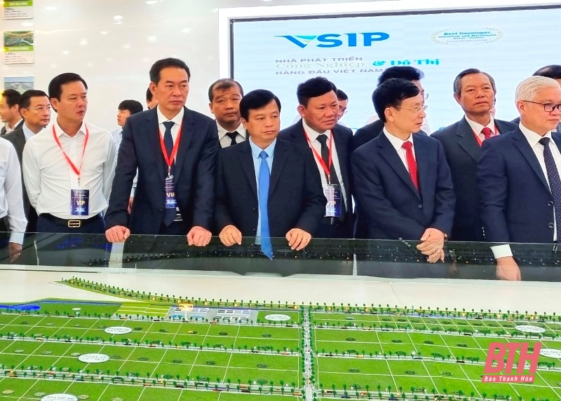 Thanh Hóa và Công ty Liên doanh TNHH Khu công nghiệp Việt Nam - Singapore ký biên bản ghi nhớ hợp tác