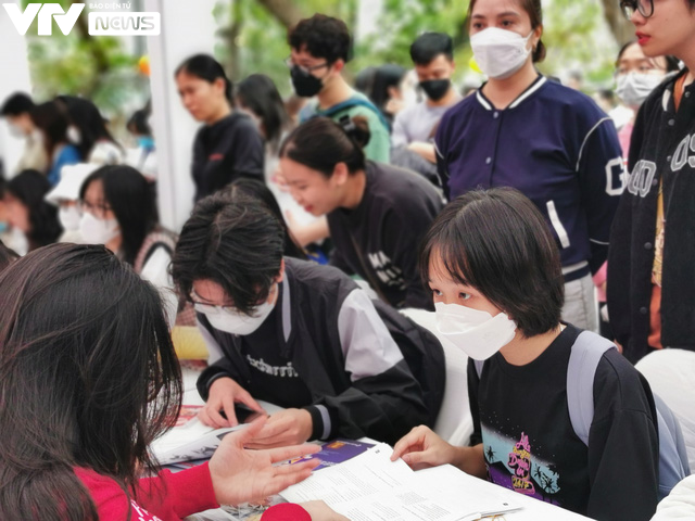 Thí sinh chỉ cần đăng ký mã ngành, trường; không cần đăng ký tổ hợp, phương thức xét tuyển