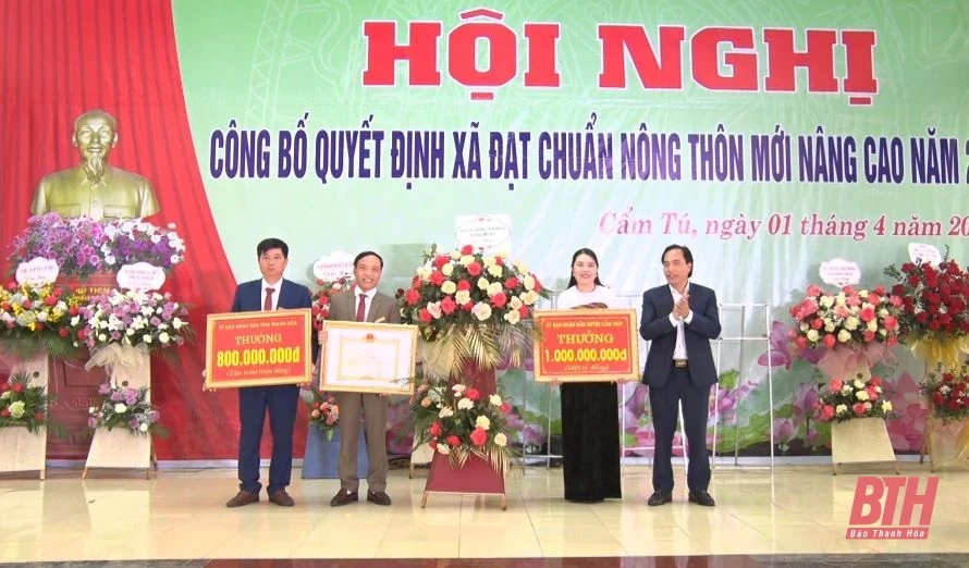 Xã Cẩm Tú đạt chuẩn nông thôn mới nâng cao
