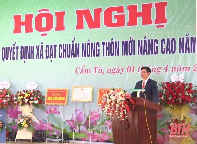 Xã Cẩm Tú đạt chuẩn nông thôn mới nâng cao