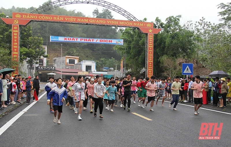 Lang Chánh: Hơn 200 người tham gia Ngày chạy Olympic “Vì sức khỏe toàn dân