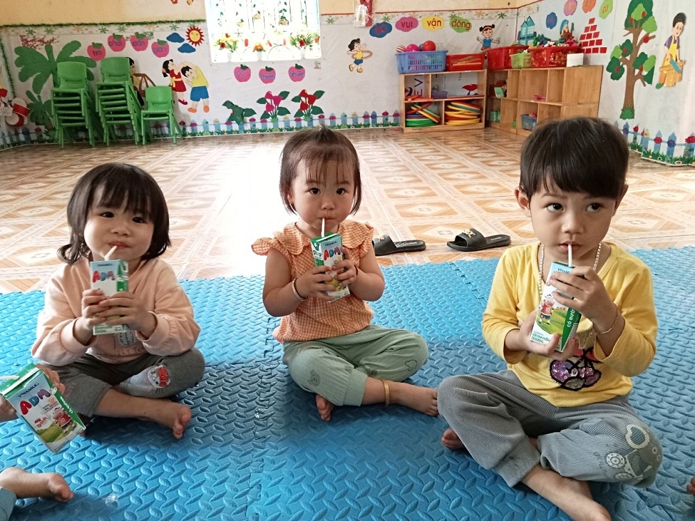 Vinamilk đẩy mạnh chương trình chăm sóc dinh dưỡng trẻ em và người cao tuổi năm 2023