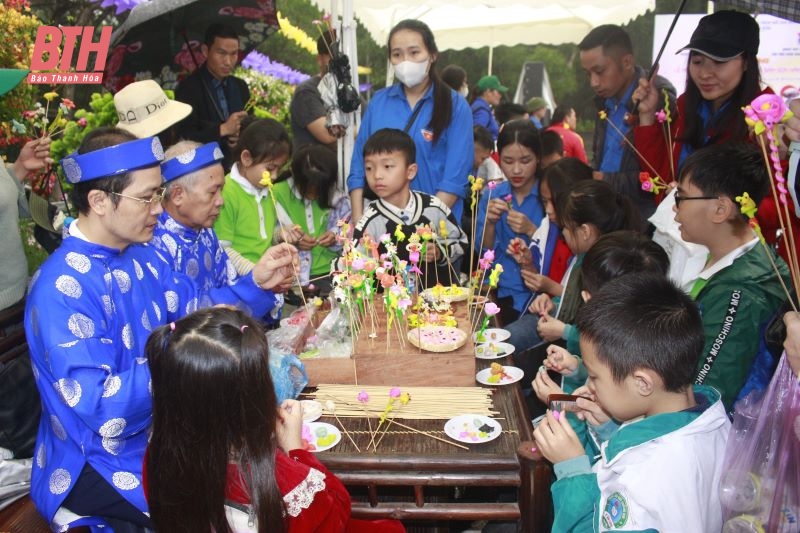 Ngày hội Thanh niên với trò chơi dân gian, khiêu vũ sôi động, đầy màu sắc