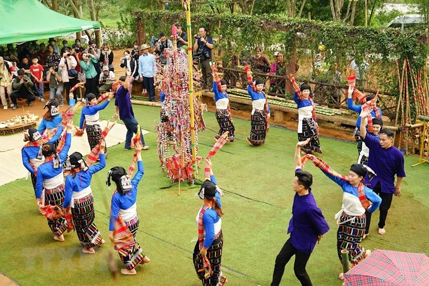 Tái hiện lễ hội Chá Mùn của dân tộc Thái tỉnh Thanh Hóa