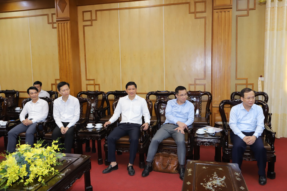 Bí thư Tỉnh ủy Đỗ Trọng Hưng tiếp và làm việc với Chủ tịch Liên đoàn Thương mại và Công nghiệp Việt Nam