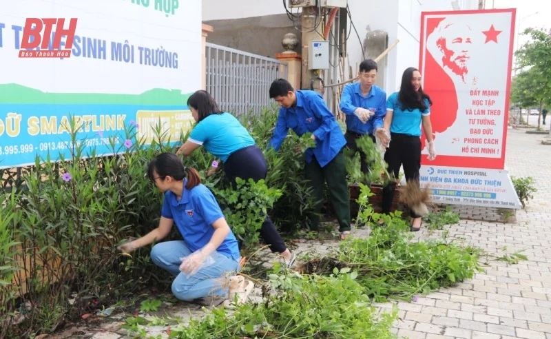 Phường Ngọc Trạo tổng dọn vệ sinh môi trường tại các khu vực công cộng