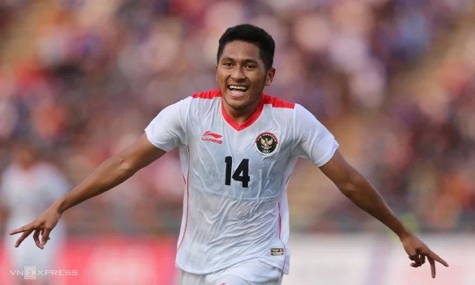 Chủ tịch FFC xin lỗi và từ chức sau trận thua của U22 Campuchia; Arsenal hạ Newcastle, kém Man City 1 điểm