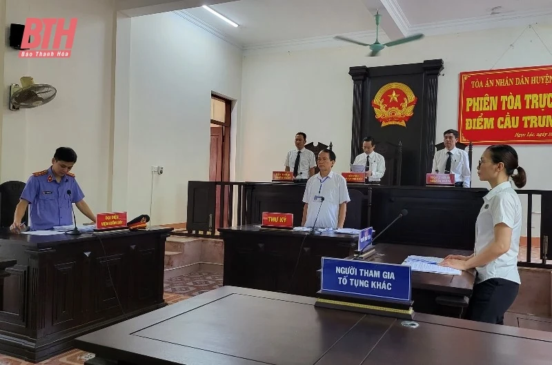 TAND huyện Ngọc Lặc xét xử trực tuyến 5 vụ án hình sự