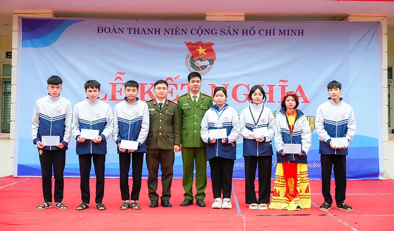 Gương sáng thanh niên Công an tiên tiến làm theo lời Bác