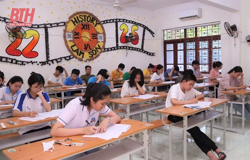 Kỳ thi tuyển sinh vào lớp 10 Trường THPT Chuyên Lam Sơn kết thúc an toàn, nghiêm túc, đúng quy chế