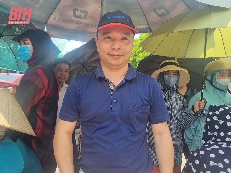Thí sinh vui mừng hoàn thành kỳ thi vào lớp 10 Trường THPT Chuyên Lam Sơn