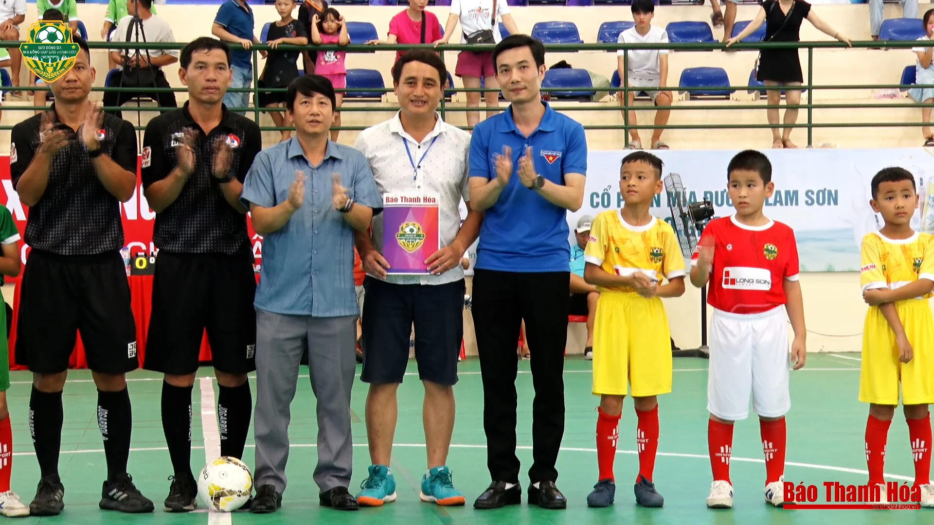 Báo Thanh Hóa chia sẻ với khó khăn của đội bóng U8 Thường Xuân