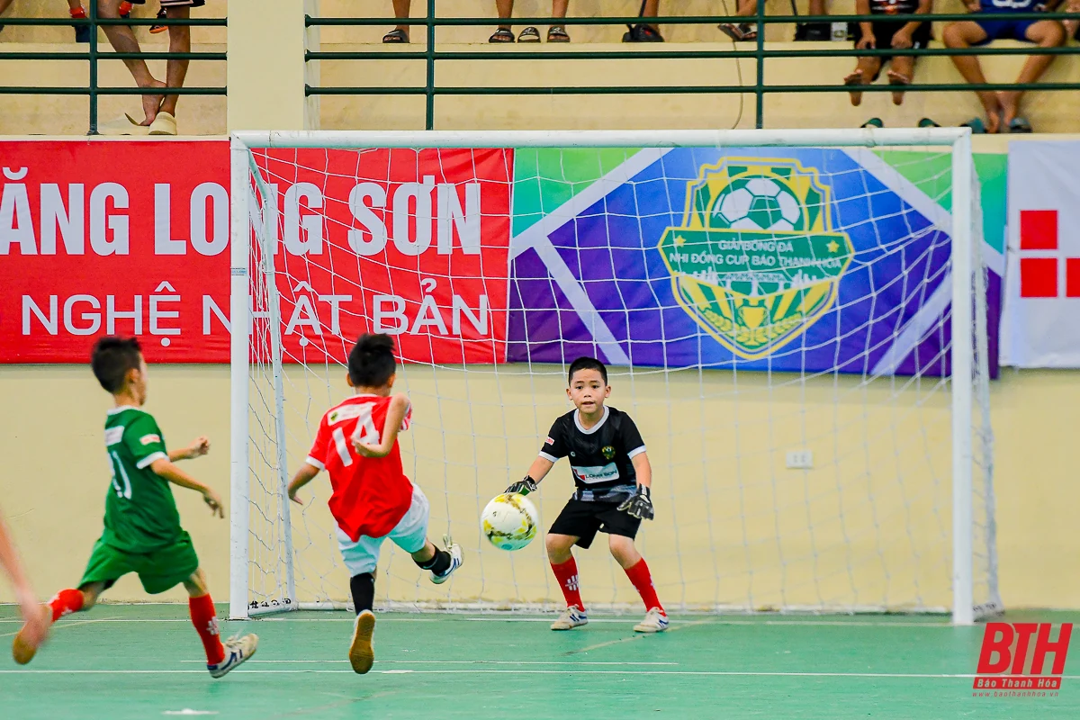 Thạch Thành lên ngôi vô địch lứa tuổi U8 sau khi đánh bại Nghi Sơn