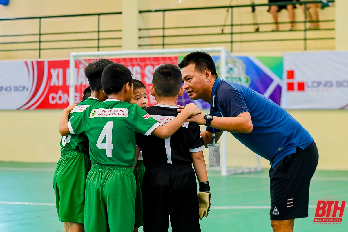 Thạch Thành lên ngôi vô địch lứa tuổi U8 sau khi đánh bại Nghi Sơn