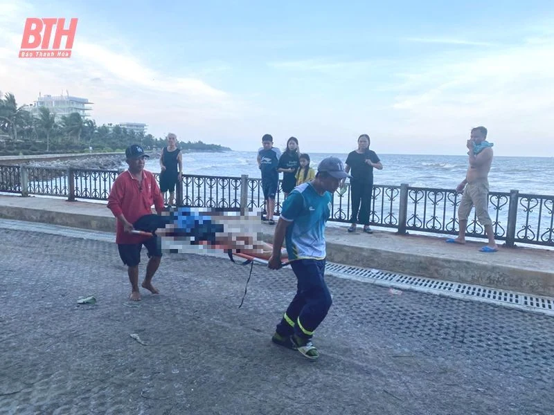 Tìm thấy thi thể nạn nhân đuối nước khi tắm biển