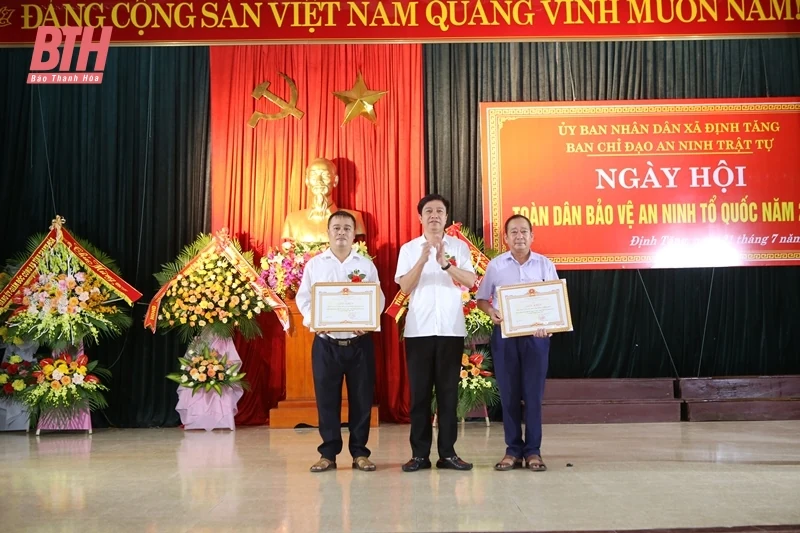 Phó Bí thư Tỉnh ủy Trịnh Tuấn Sinh chung vui “Ngày hội toàn dân bảo vệ an ninh Tổ quốc năm 2023” tại xã Định Tăng