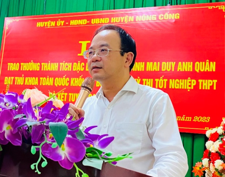 Nông Cống trao thưởng thành tích đặc biệt cho học sinh đạt thủ khoa toàn quốc