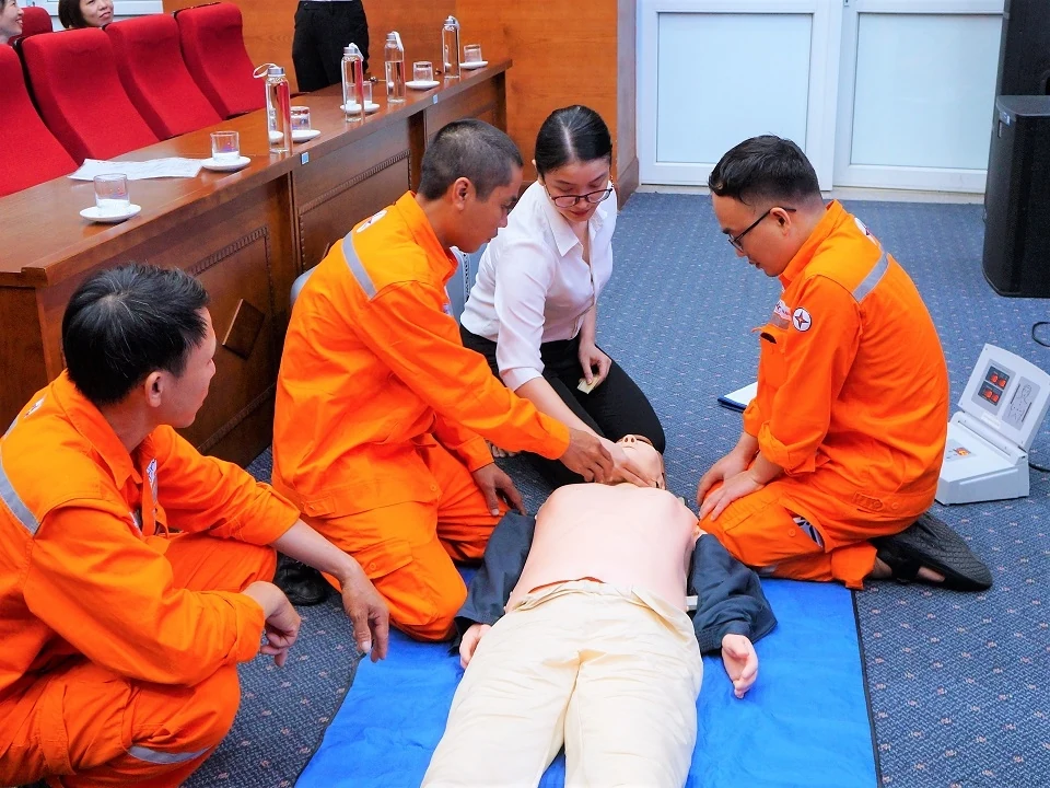 PC Thanh Hóa tổ chức huấn luyện công tác An toàn vệ sinh lao động