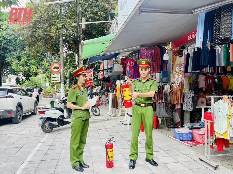 Tuyên truyền, vận động người dân tháo dỡ “chuồng cọp” bảo đảm an toàn PCCC