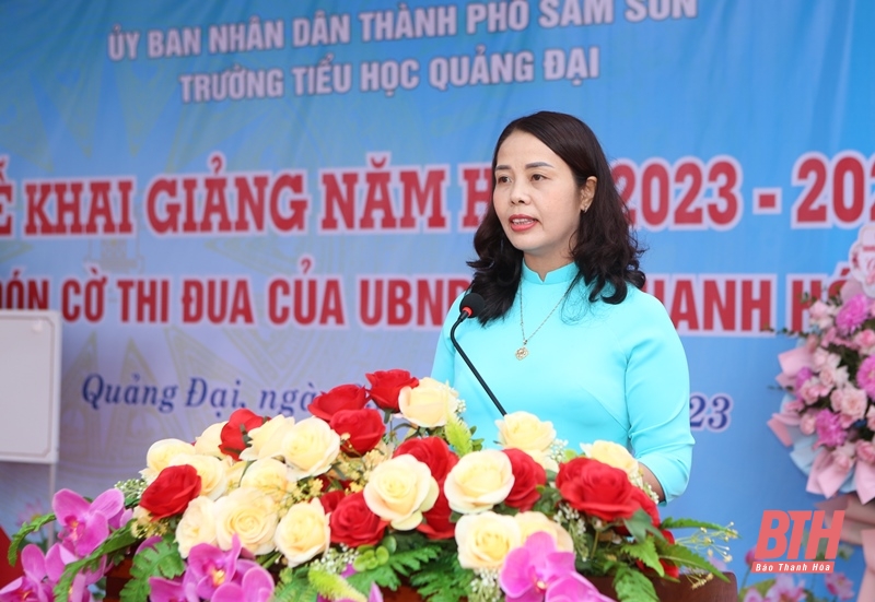 Phó Bí thư Tỉnh ủy Trịnh Tuấn Sinh dự lễ khai giảng năm học mới tại Trường Tiểu học Quảng Đại