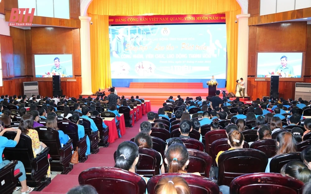 Thanh Hóa tôn vinh, biểu dương điển hình tiên tiến trong Chương trình “1 triệu sáng kiến - nỗ lực vượt khó, sáng tạo, quyết tâm chiến thắng đại dịch COVID-19”