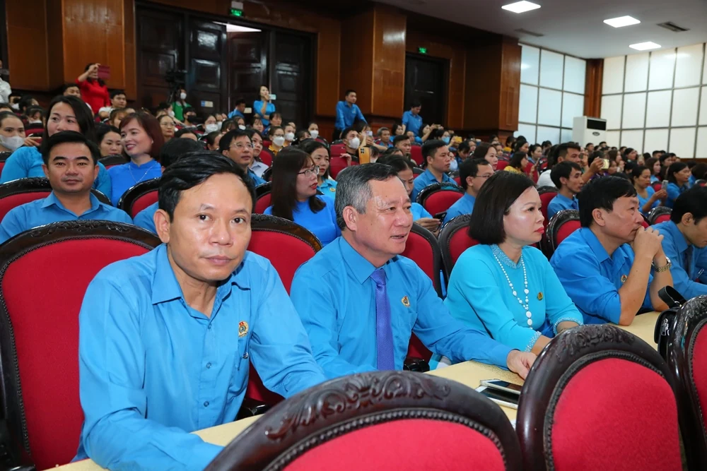 Thanh Hóa tôn vinh, biểu dương điển hình tiên tiến trong Chương trình “1 triệu sáng kiến - nỗ lực vượt khó, sáng tạo, quyết tâm chiến thắng đại dịch COVID-19”