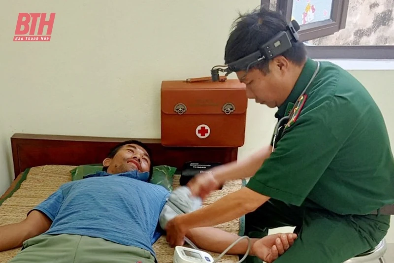 Kịp thời cứu người trôi dạt trên biển