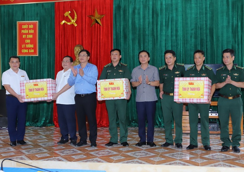 Bí thư Tỉnh uỷ Đỗ Trọng Hưng thăm và làm việc tại huyện Lang Chánh