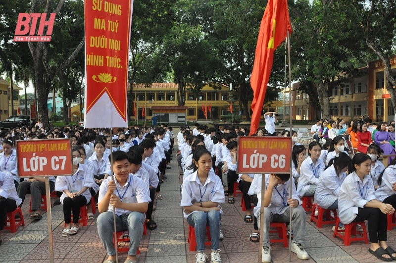 Phát động tháng cao điểm phòng chống ma túy, HIV/AIDS, phòng chống tội phạm đợt 1 năm học 2023-2024