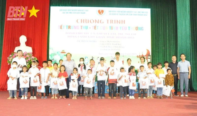 Ấm áp chương trình “Tết trung thu - Tết của tình yêu thương”