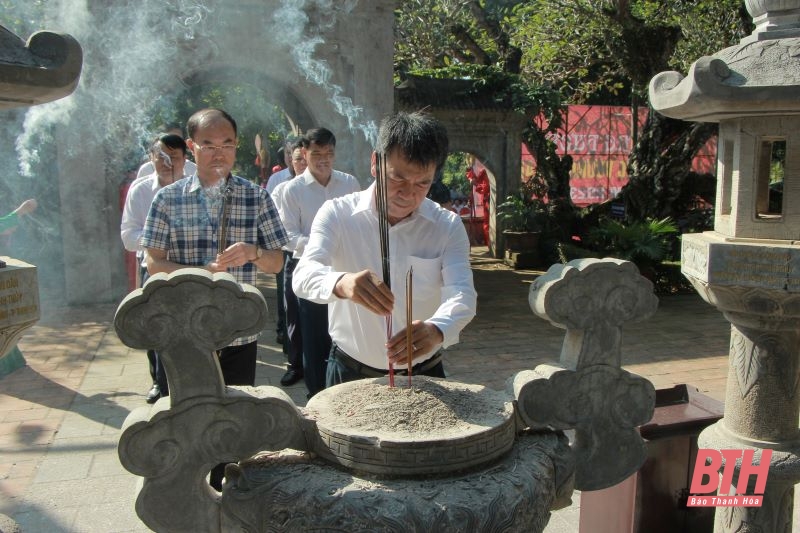 Dâng hương tưởng nhớ công lao của Trung Túc Vương Lê Lai