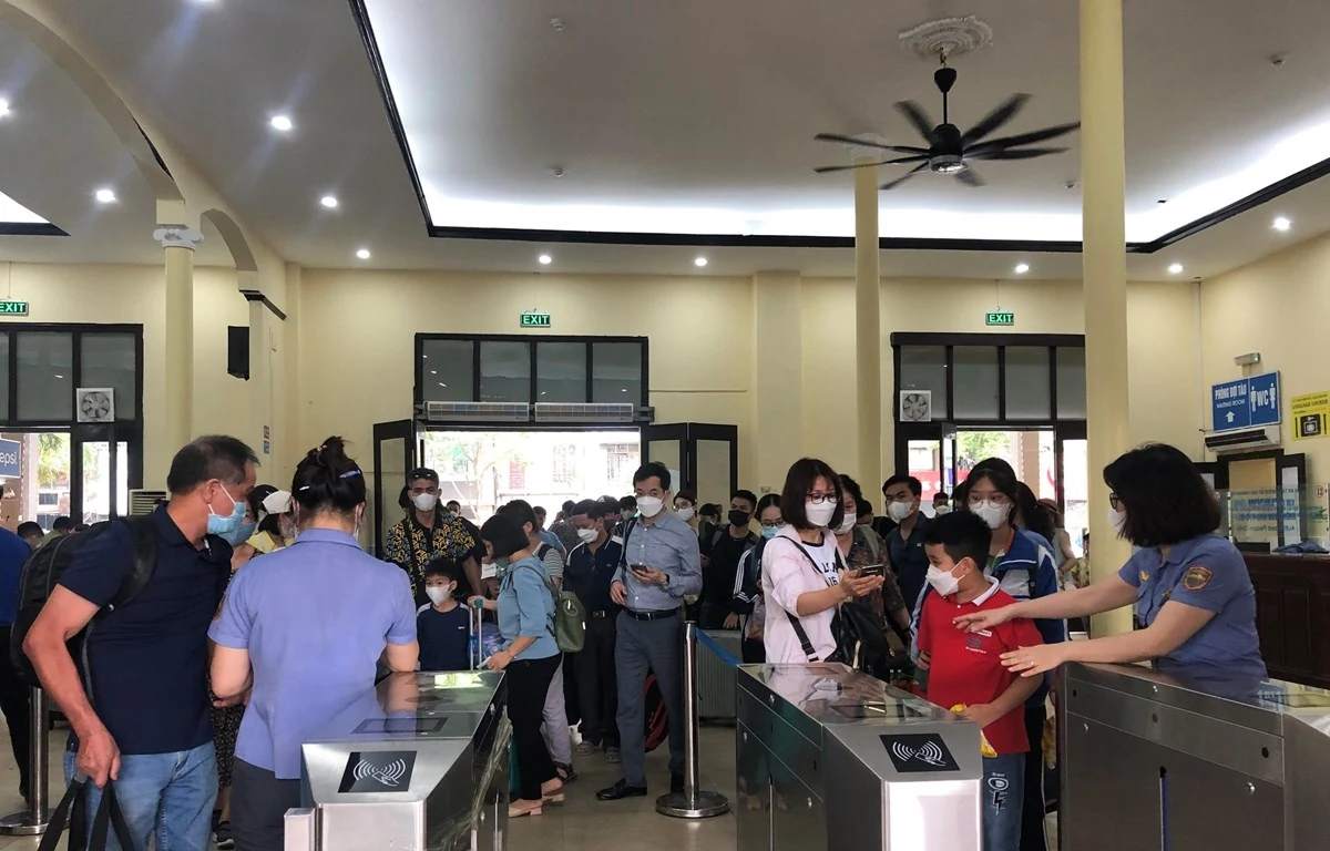 Mở bán vé tàu Tết Nguyên đán cho hành khách từ 20/10