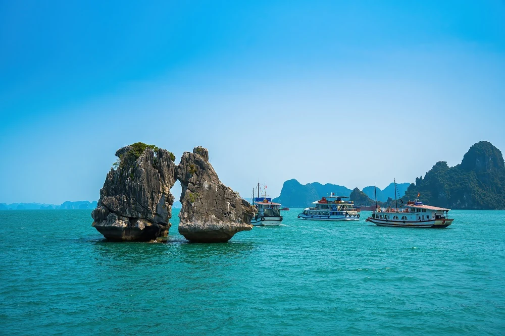 Chuyên gia du lịch bình chọn Vịnh Hạ Long là một trong những điểm du lịch nhất định phải đến 2024