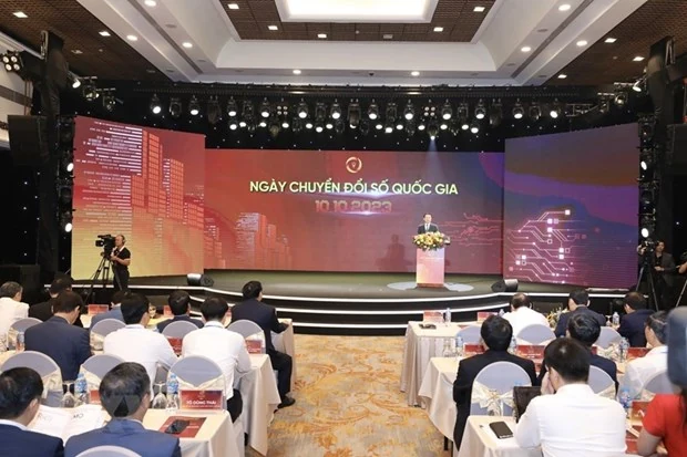 Thủ tướng: Chuyển đổi số phải để người dân, doanh nghiệp hưởng lợi
