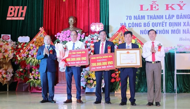 Kỷ niệm 70 năm thành lập Đảng bộ xã Hoằng Giang và công bố quyết định xã đạt chuẩn NTM nâng cao
