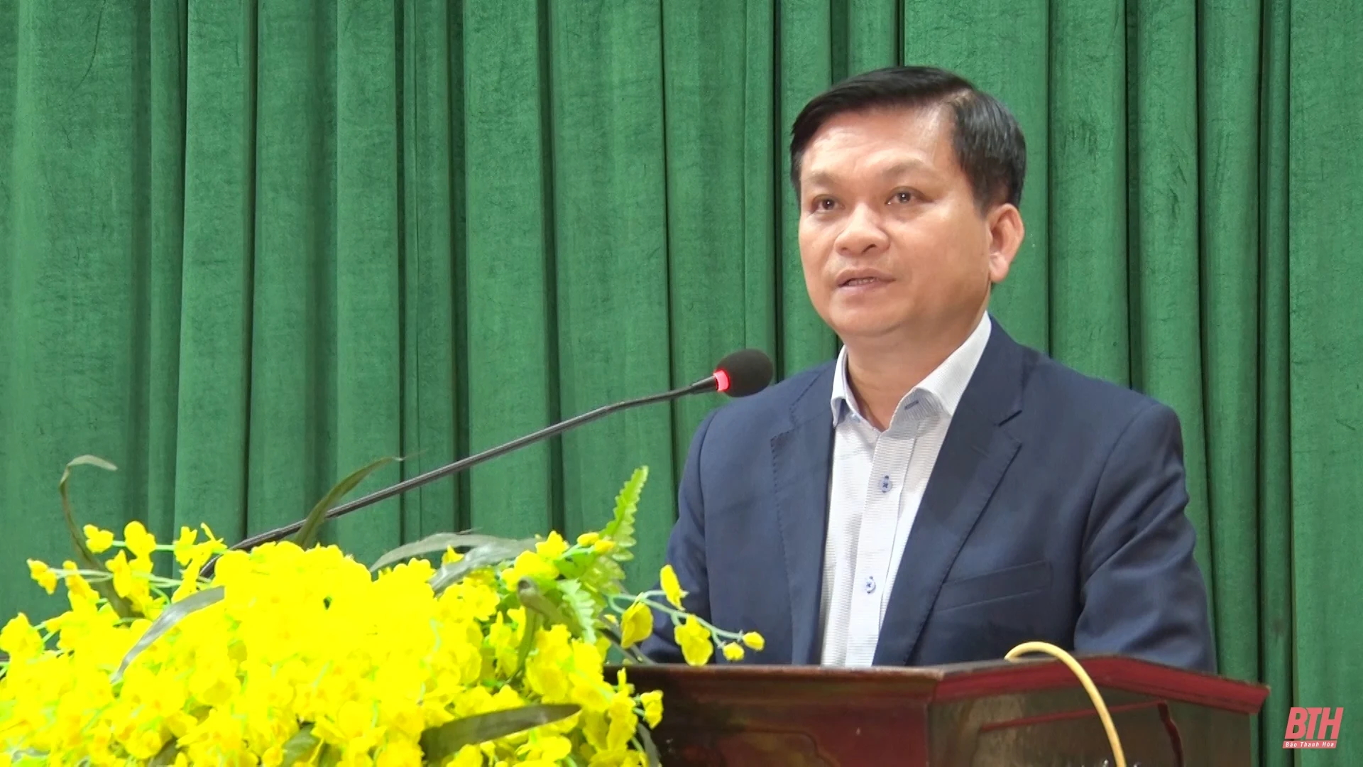 Trao 294 suất học bổng cho học sinh, sinh viên trên địa bàn thị xã Nghi Sơn