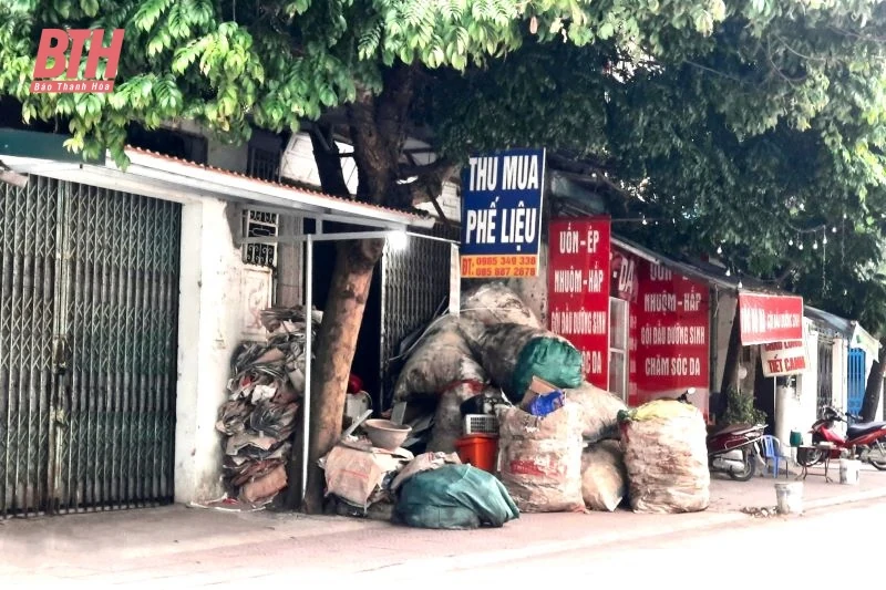 Bất cập từ các cơ sở thu mua, tập kết phế liệu trong khu dân cư