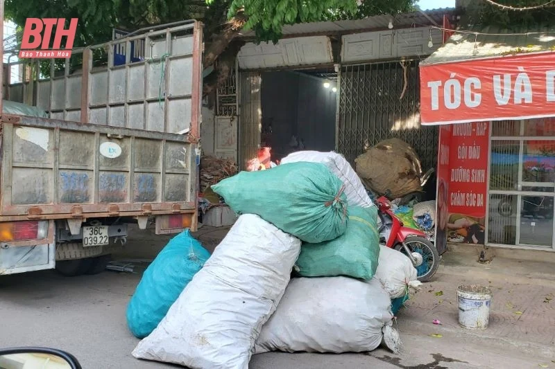 Bất cập từ các cơ sở thu mua, tập kết phế liệu trong khu dân cư