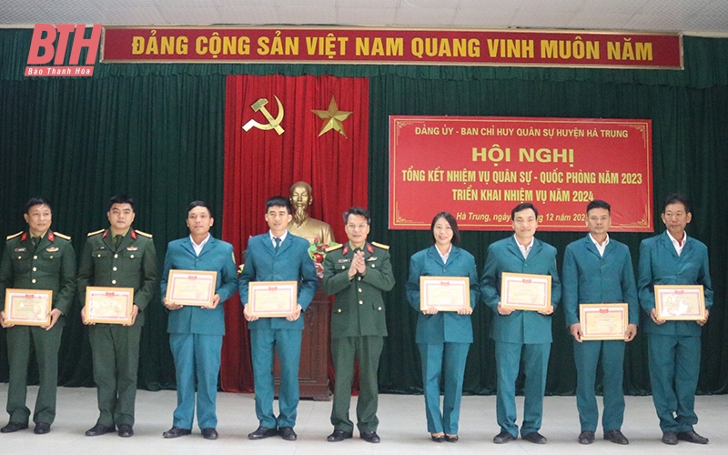 Hà Trung: Tổng kết nhiệm vụ quân sự, quốc phòng năm 2023, triển khai nhiệm vụ năm 2024