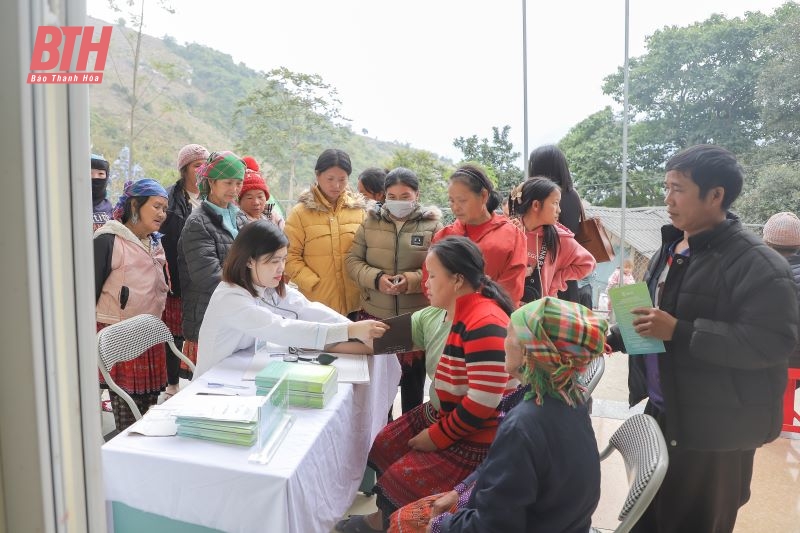 “Hợp Lực chia sẻ yêu thương” tại huyện vùng cao Mường Lát