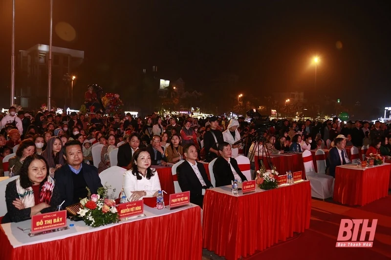 Sôi động Chương trình nghệ thuật “Chào năm mới 2024”