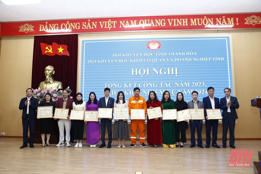 Tiếp tục đẩy mạnh phong trào khuyến học trong Khối Cơ quan và Doanh nghiệp tỉnh