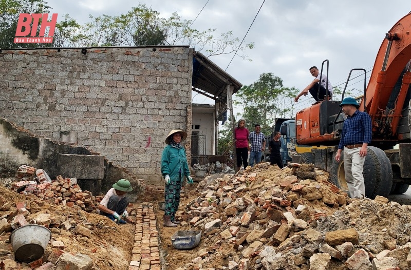 Hoằng Hoá cơ bản hoàn thành giải tỏa công trình vi phạm hành lang an toàn đường bộ