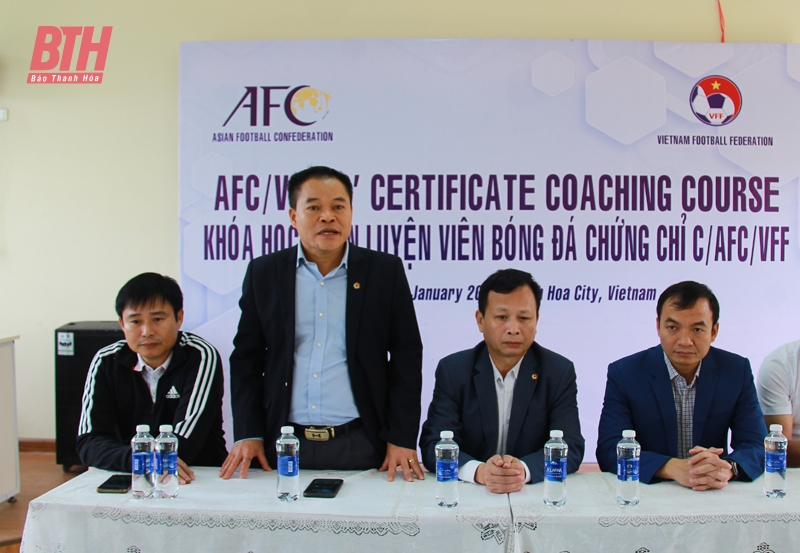 Khai giảng khóa đào tạo huấn luyện viên bóng đá chứng chỉ C/AFC/VFF năm 2024